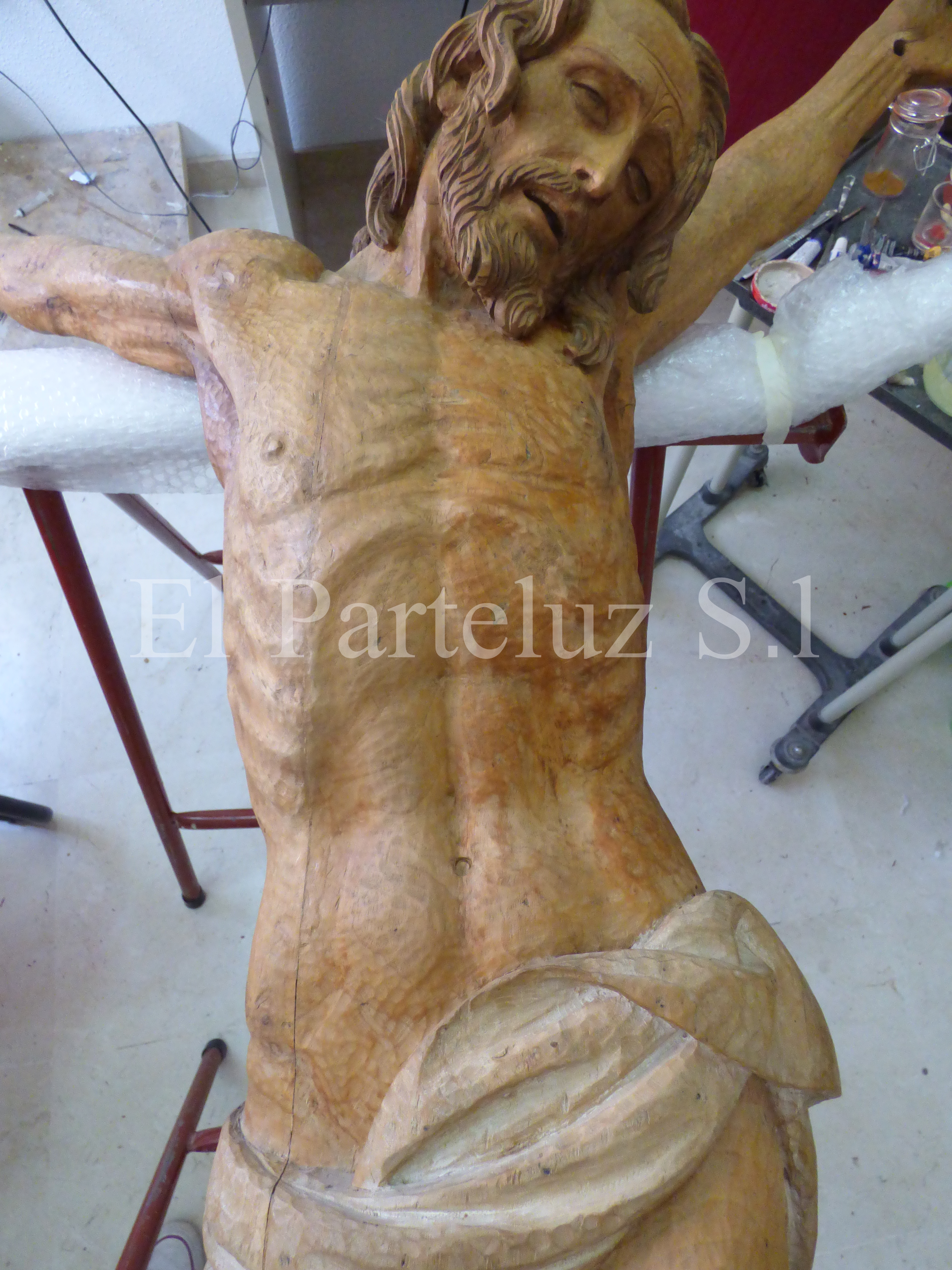 Proceso de restauración. Cristo Crucificado de la Iglesia de San José Albacete. El Parteluz. SL. Pablo Nieto Vidal.